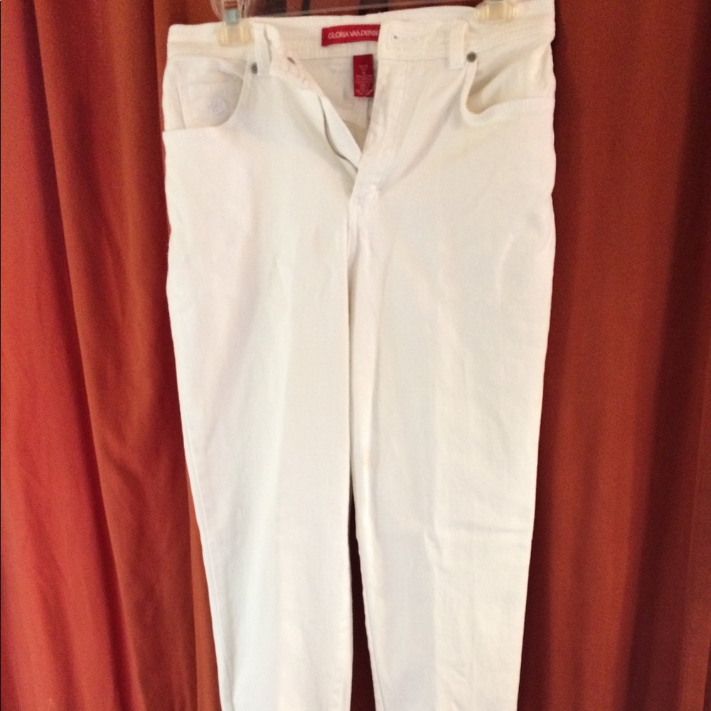 Jeans by Gloria Vanderbilt, white,navy